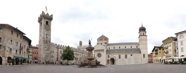 Piazza del Duomo a Trento